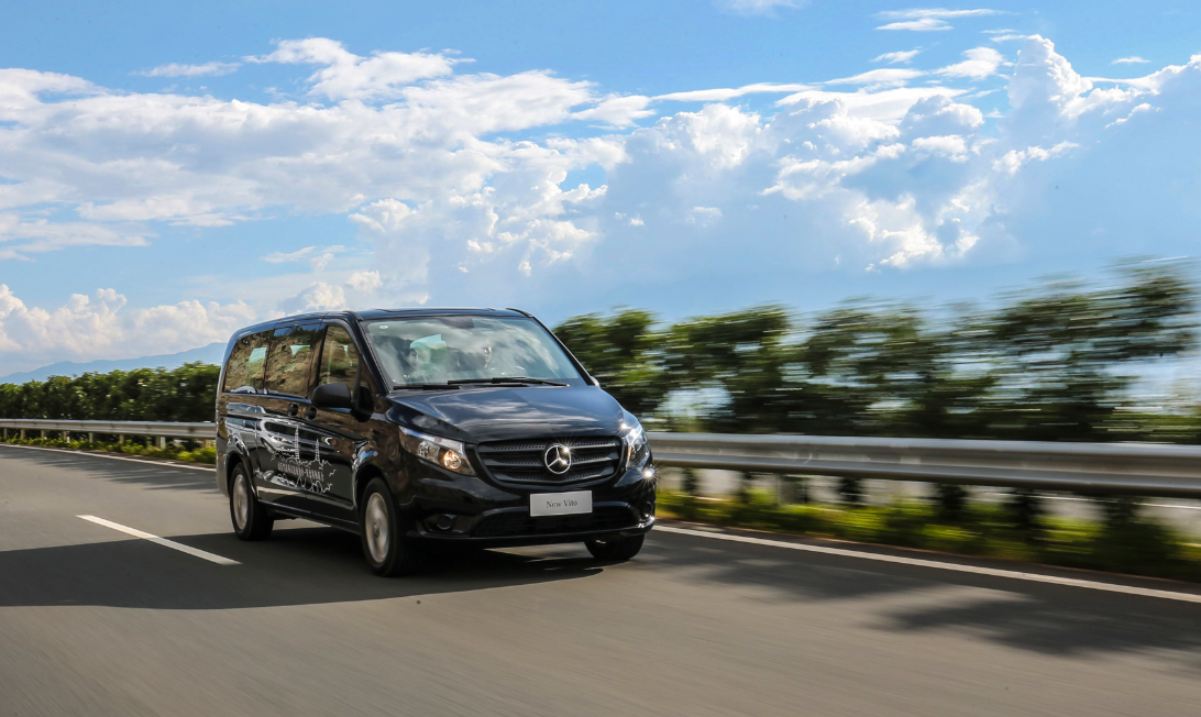 出众人生 从容演绎 试驾全新梅赛德斯-奔驰威霆